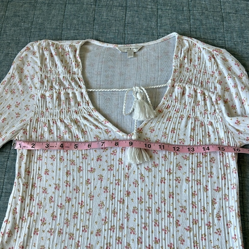 LUCKY BRAND Cottagecore Feminine Floral Pink Roses on White Blouse | S - Picture 7 of 8